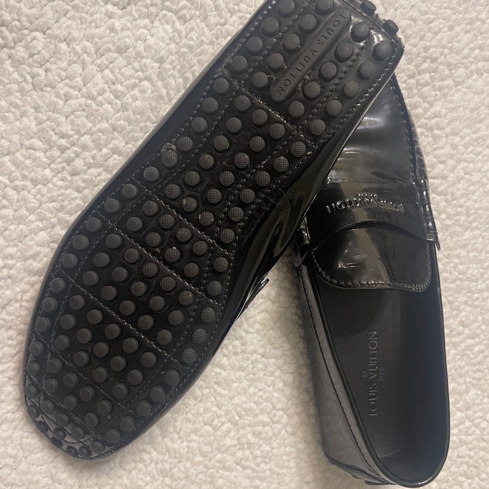 LOUIS VUITTON MEN'S BLACK PATENT LEATHER LOAFERS DRIVER